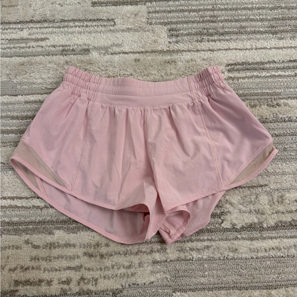Lululemon Hotty Hot LR Short 4” Lined